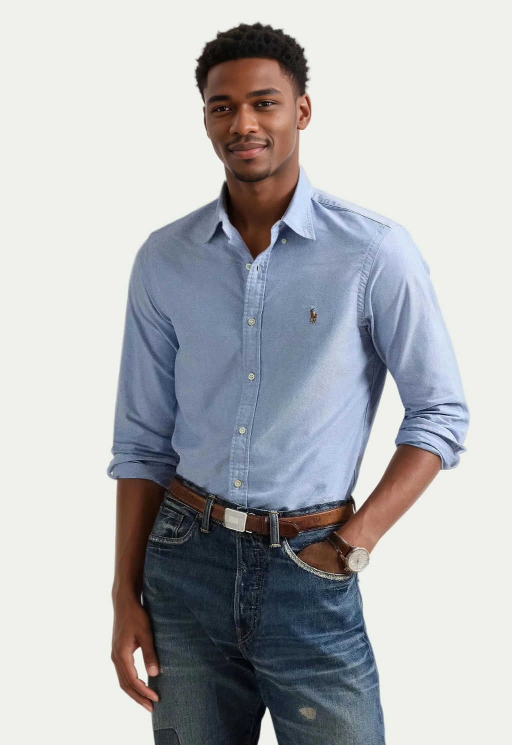 Chemise Ralph Lauren Homme Bleue Slim Fit portée par un mannequin