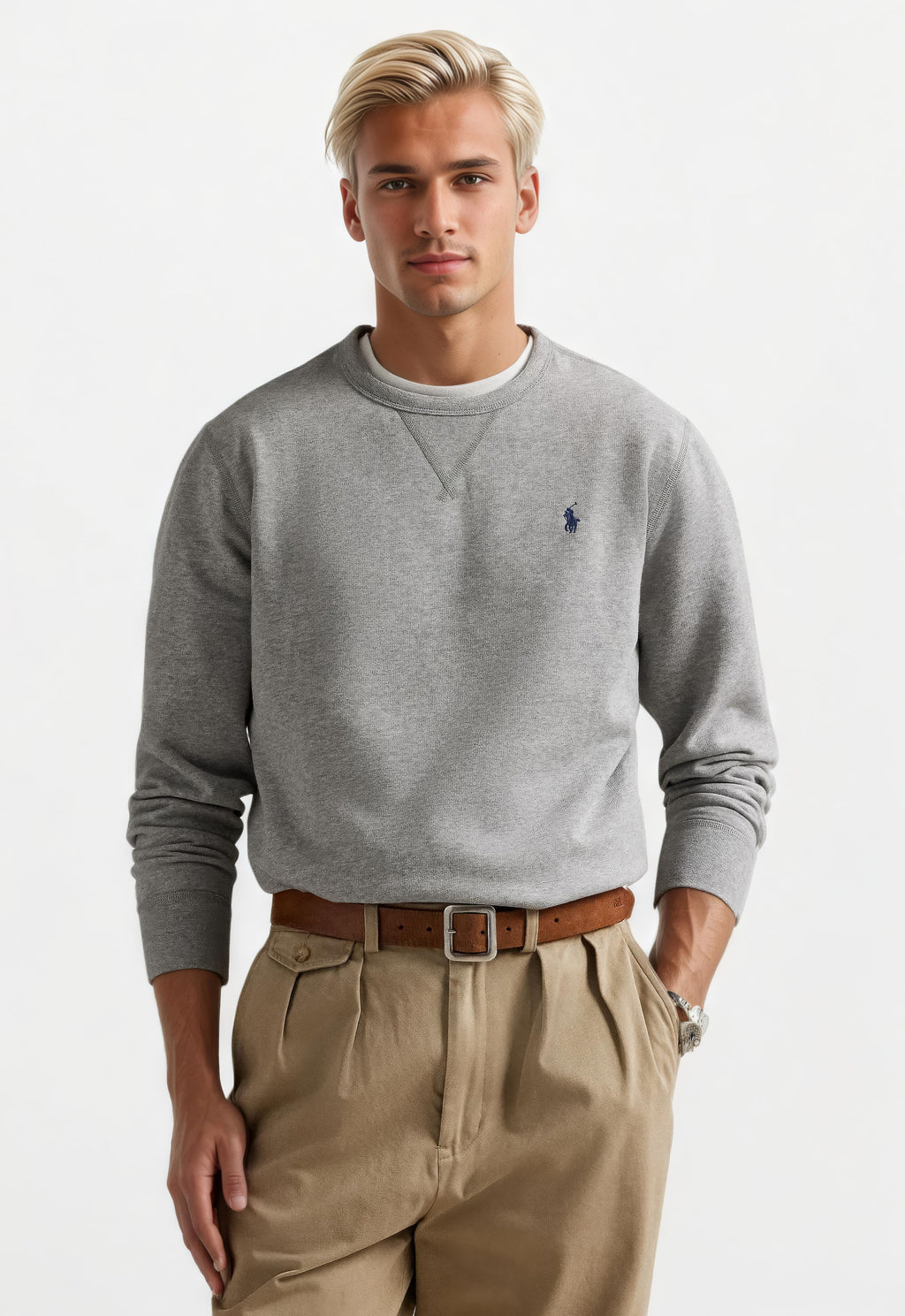 Sweat Ralph Lauren Homme Gris Coupe Classique porté par un mannequin