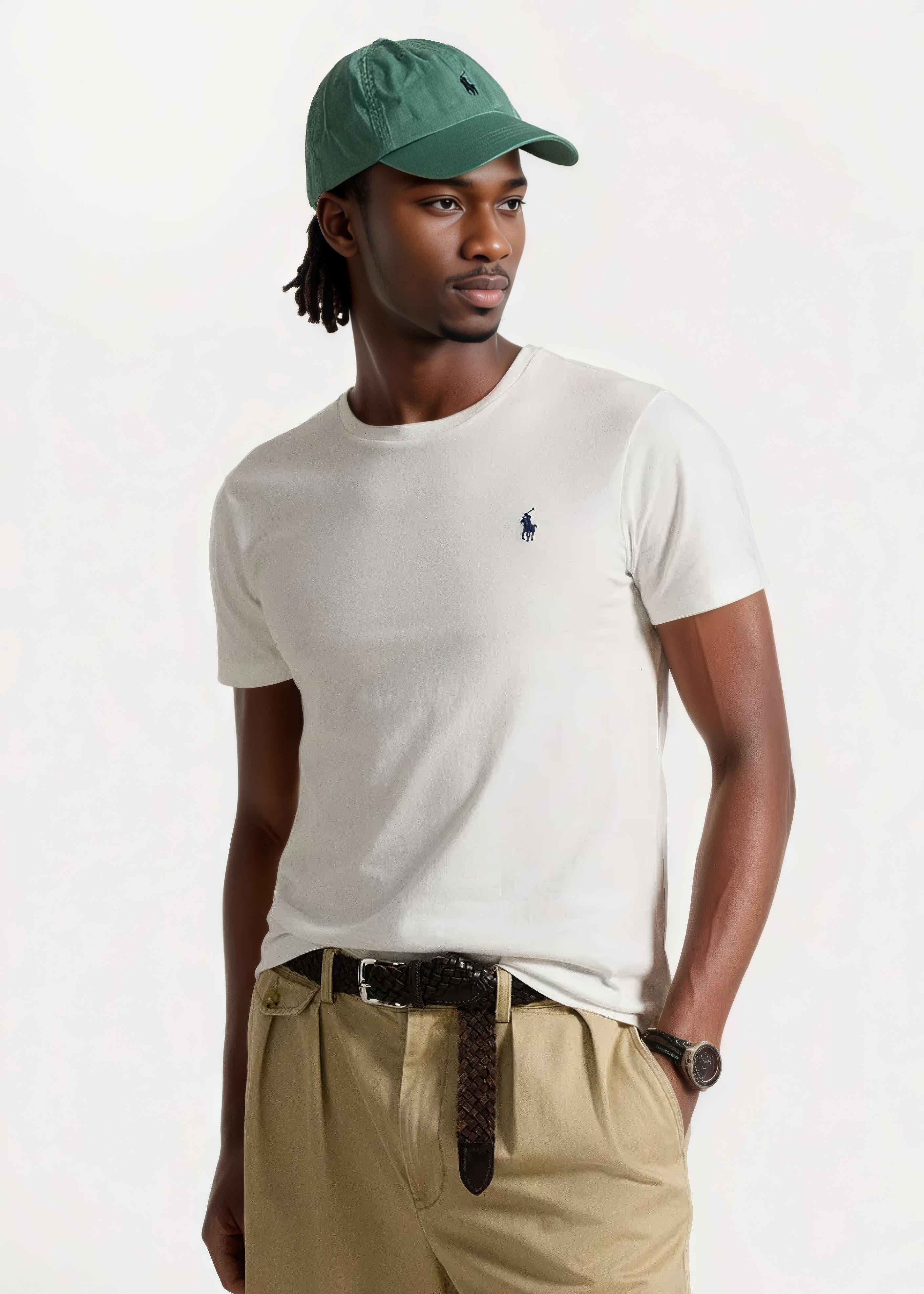 T-shirt Ralph Lauren Homme Blanc Slim Fit porté par un mannequin