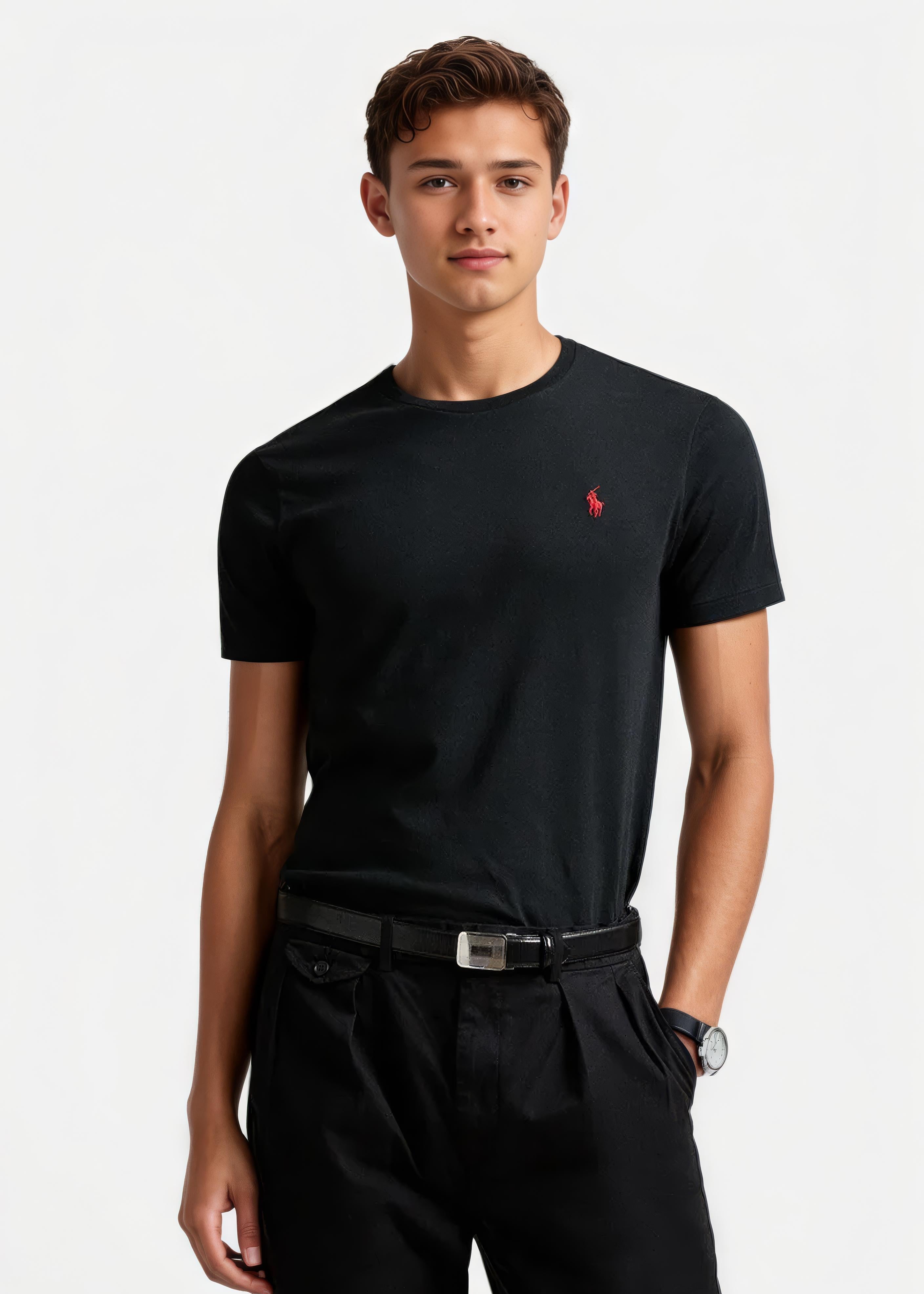 T-shirt Ralph Lauren Homme Noir Custom Slim Fit porté par un mannequin